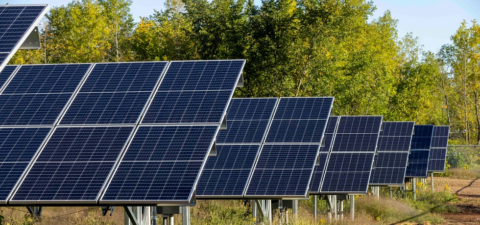 newest-we-energies-solar-project-features-1-300-panels-near-appleton
